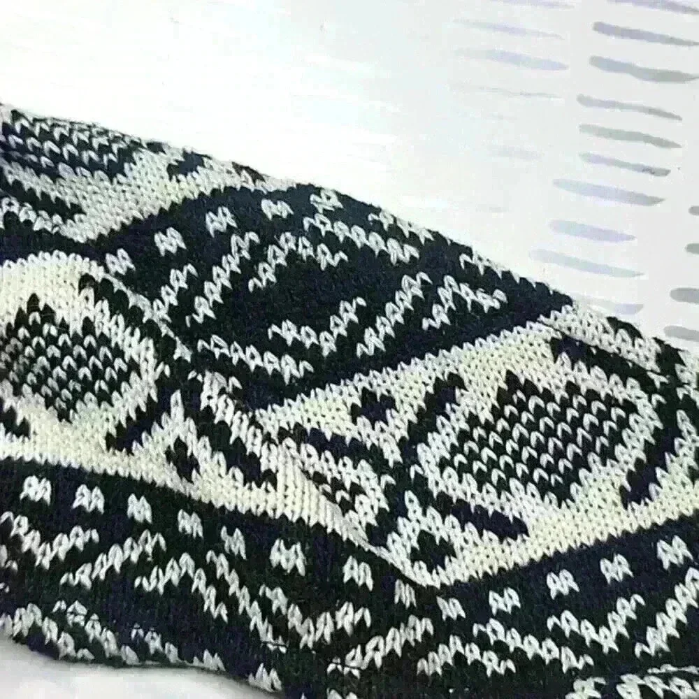 Cozy Knit Scrunchies by‎ Anna Ava